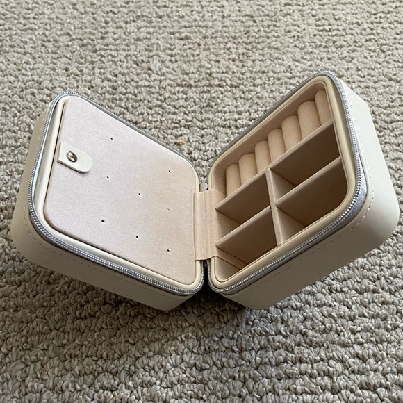 Gabriel & Co. Travel Jewelry Case (NWOT) - Picture 7 of 14